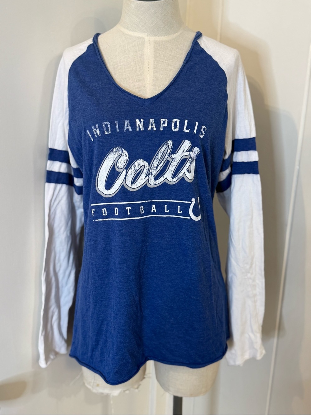 Indianapolis Colts Women's Blue and White Long Sleeve V-Neck Top sz L